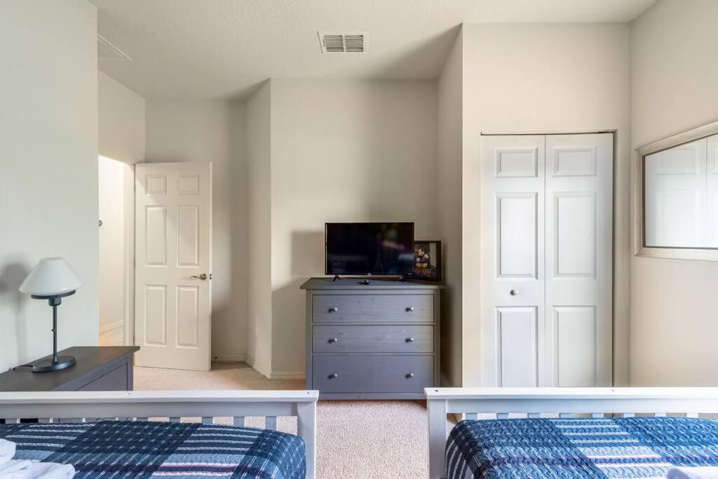 Super Comfy And Spacious 3 Bedroom 10 Minutes From Disney, With Major Shopping 4 Minutes Away Kissimmee Ngoại thất bức ảnh