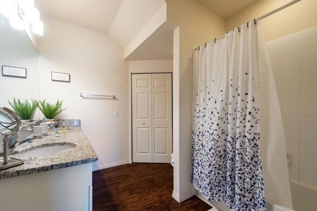 Super Comfy And Spacious 3 Bedroom 10 Minutes From Disney, With Major Shopping 4 Minutes Away Kissimmee Ngoại thất bức ảnh